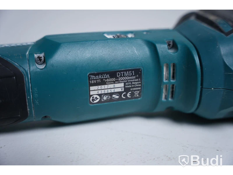 Multiverktyg -Makita DTM 51 ink Batteri och Laddare