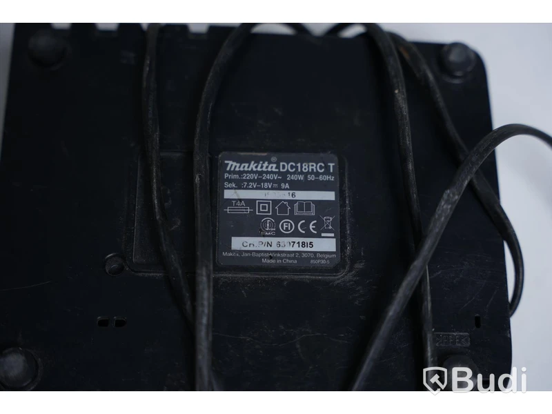 Multiverktyg -Makita DTM 51 ink Batteri och Laddare