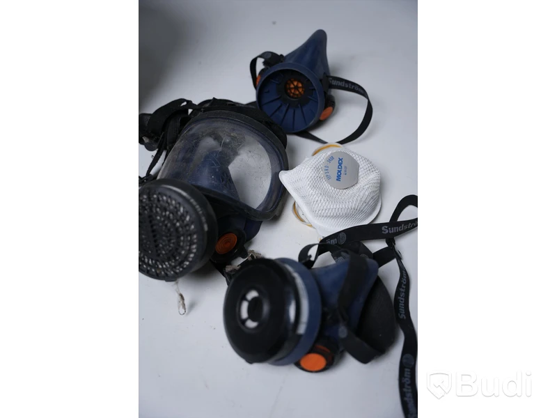 Div. Byggnadstillbehör - Bla. Fogsprutor och masker