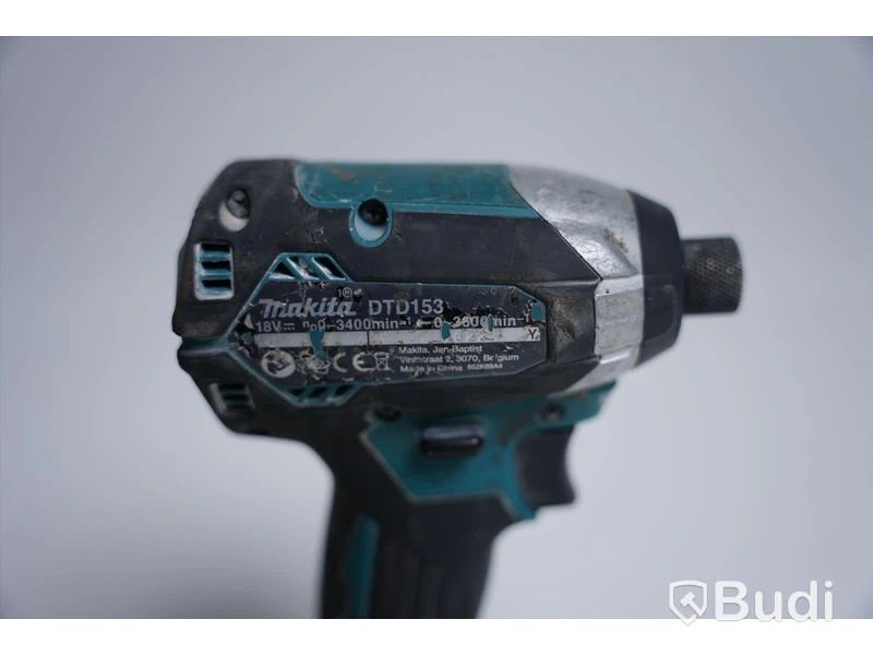 Skruvdragare -Makita DTD 153 ink Batteri och Laddare