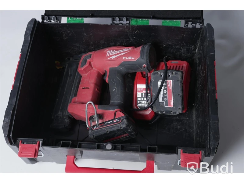 Dyckertpistol - Milwaukee M18 FN18GS med 2 batteri och laddare - OBS