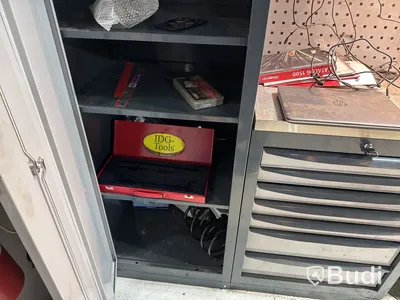 Verktygsskåp med innehåll