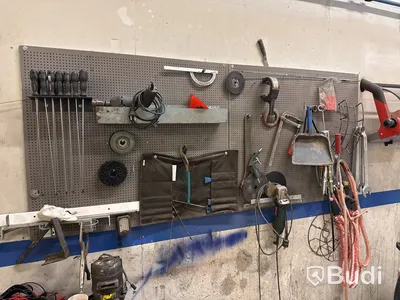 Verktygstavla, maskiner, bänk m.m.