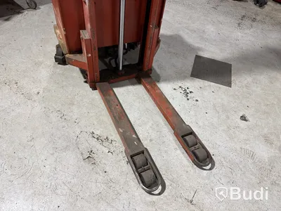Åkstaplare BT 1000 kg.