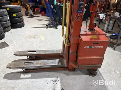 Åkstaplare BT 1000 kg.