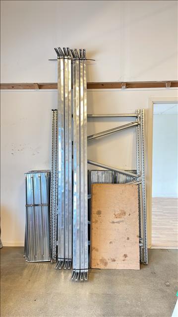 Pallställ, pallstallage — 2 st gavlar, 8 st bommar och hyllplan