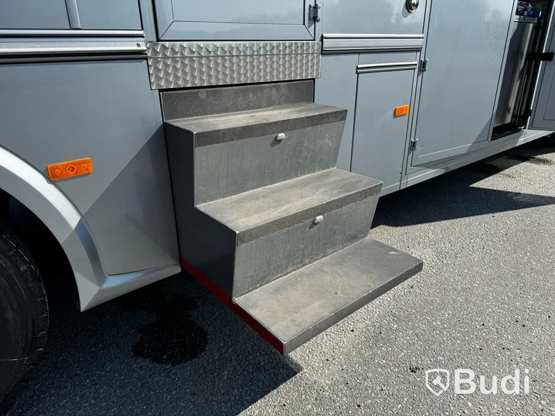 Racebuss Scania R360 6X2-4 -2013 | Garage | Tält