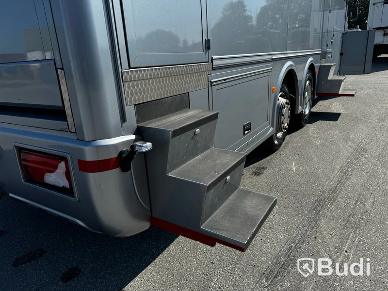 Racebuss Scania R360 6X2-4 -2013 | Garage | Tält