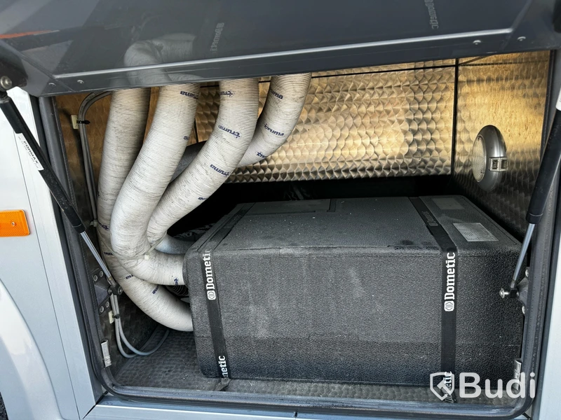 Racebuss Scania R360 6X2-4 -2013 | Garage | Tält