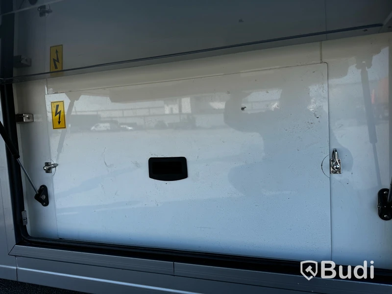 Racebuss Scania R360 6X2-4 -2013 | Garage | Tält