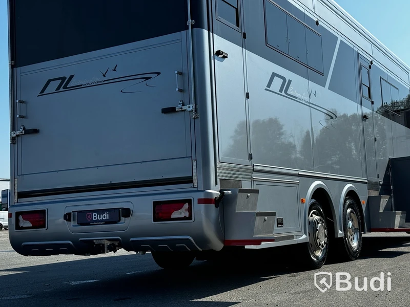 Racebuss Scania R360 6X2-4 -2013 | Garage | Tält