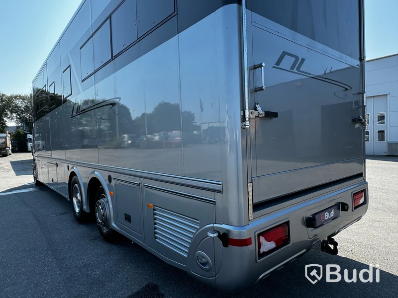 Racebuss Scania R360 6X2-4 -2013 | Garage | Tält