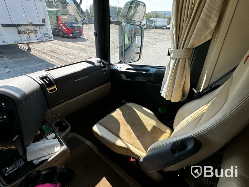 Racebuss Scania R360 6X2-4 -2013 | Garage | Tält