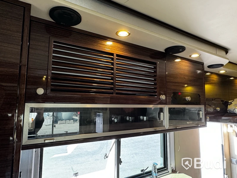 Racebuss Scania R360 6X2-4 -2013 | Garage | Tält