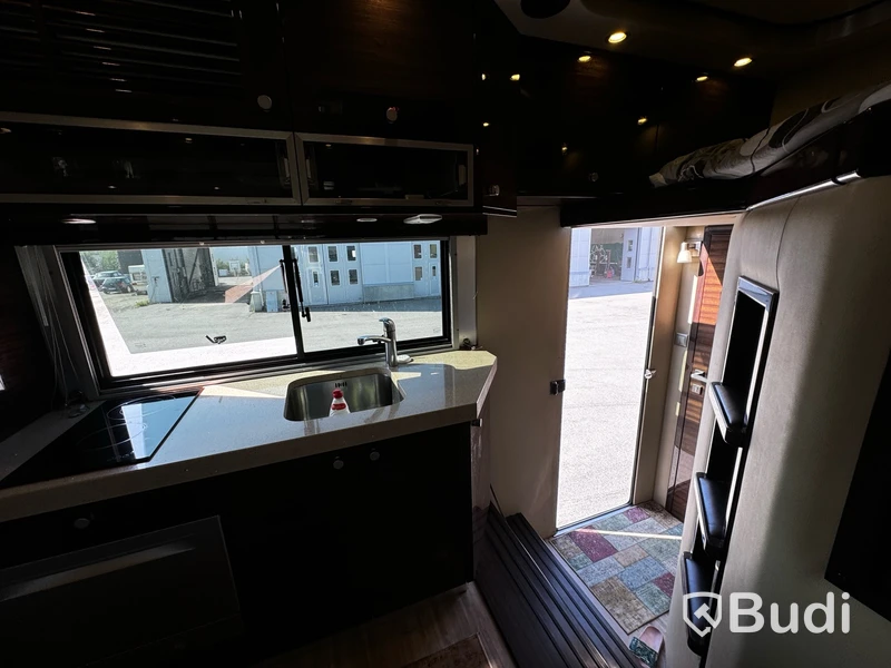 Racebuss Scania R360 6X2-4 -2013 | Garage | Tält