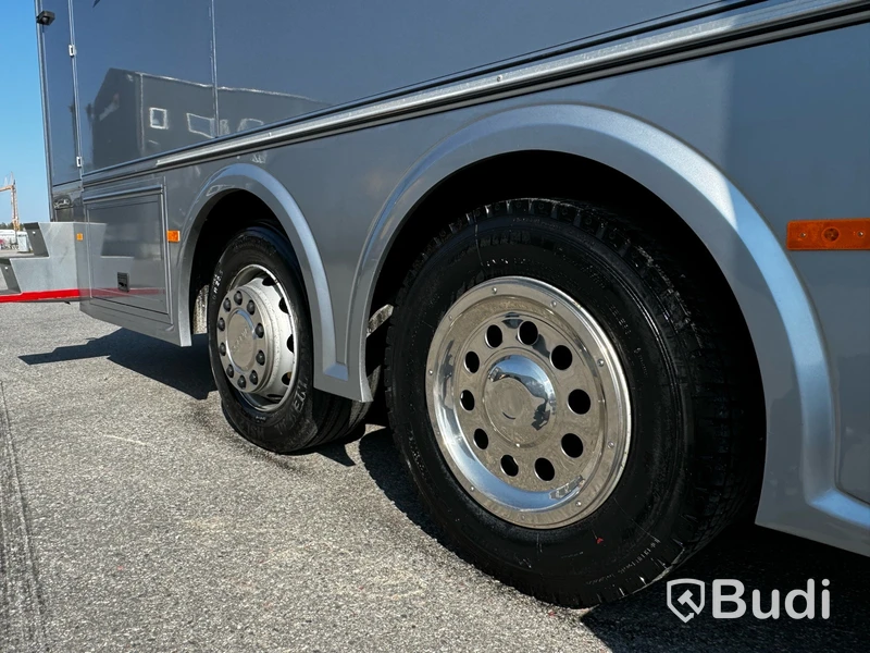 Racebuss Scania R360 6X2-4 -2013 | Garage | Tält