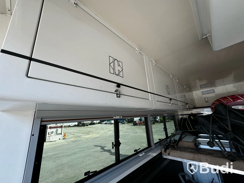 Racebuss Scania R360 6X2-4 -2013 | Garage | Tält