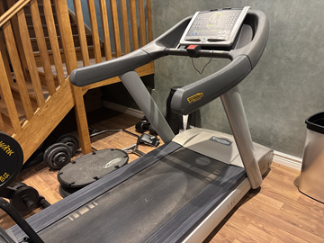 Löpband Technogym, reparationsobjekt