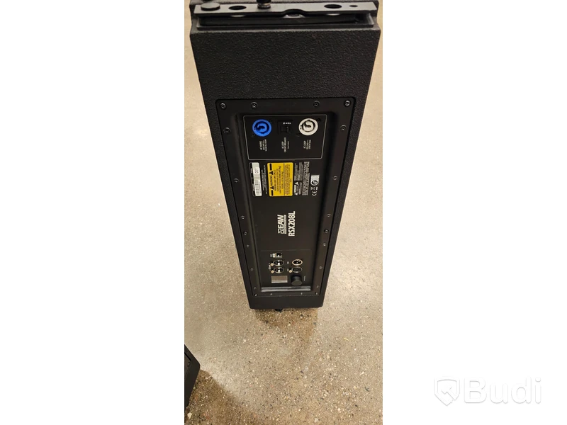 NYA EAW RSX208L Line Array Lådor med extra förstärkarmoduler till båda.