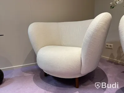 Dandy Fåtölj beige Fabric: C+, Top: Walnut stained legs 970x800