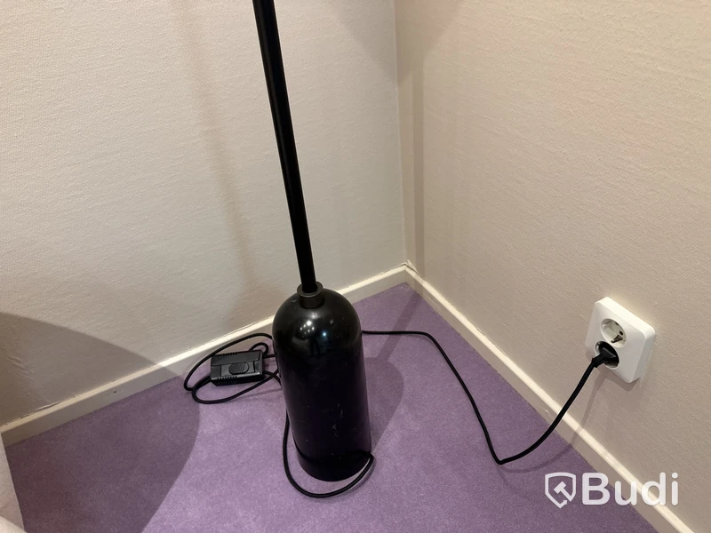 Gravity Floor Lamp, Black Marble base Gubi