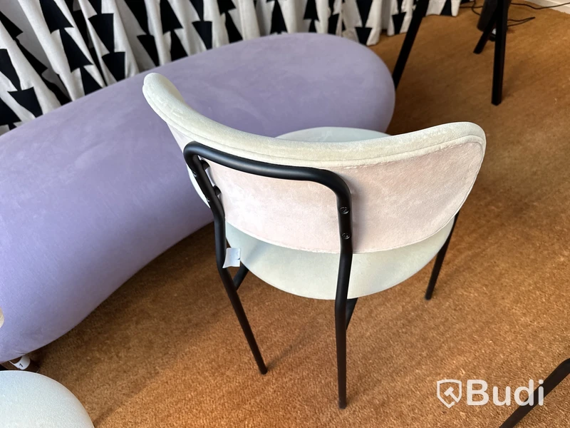 Coco dining chair 4 st smärre nötskador finns samt någon fläck