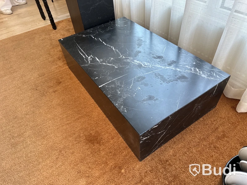Plinth Table Low, Black Marble 00x60x27 Menu