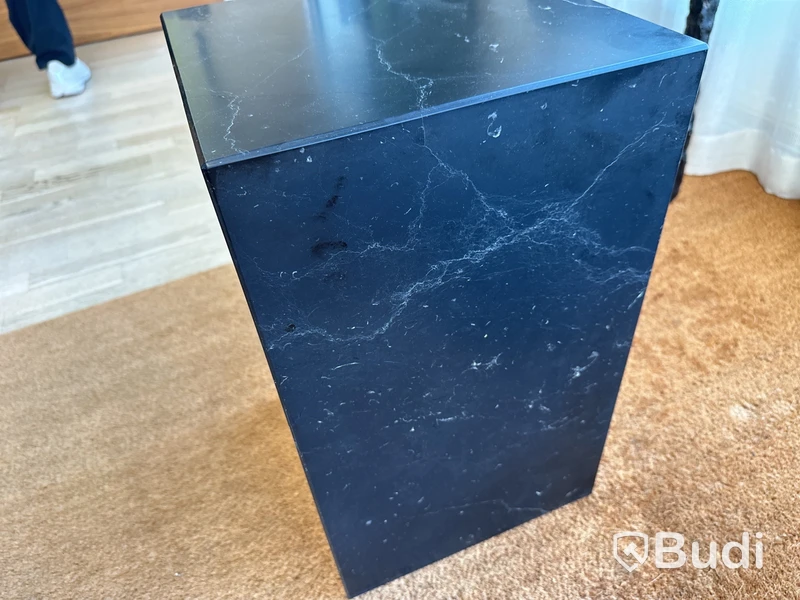 Plinth Table Tall, Black Marble 51x30x30 Menu