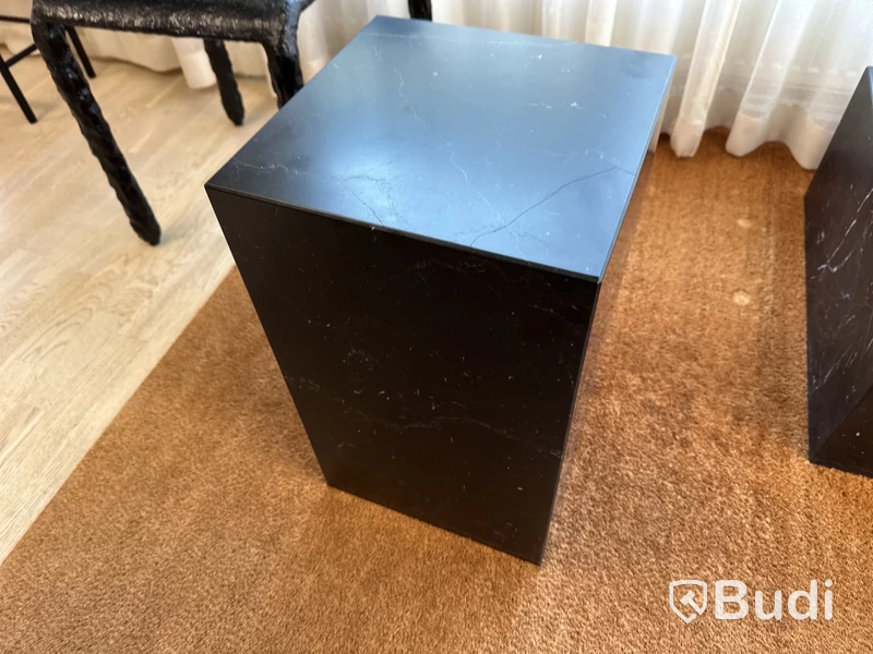 Plinth Table Tall, Black Marble 51x30x30 Menu