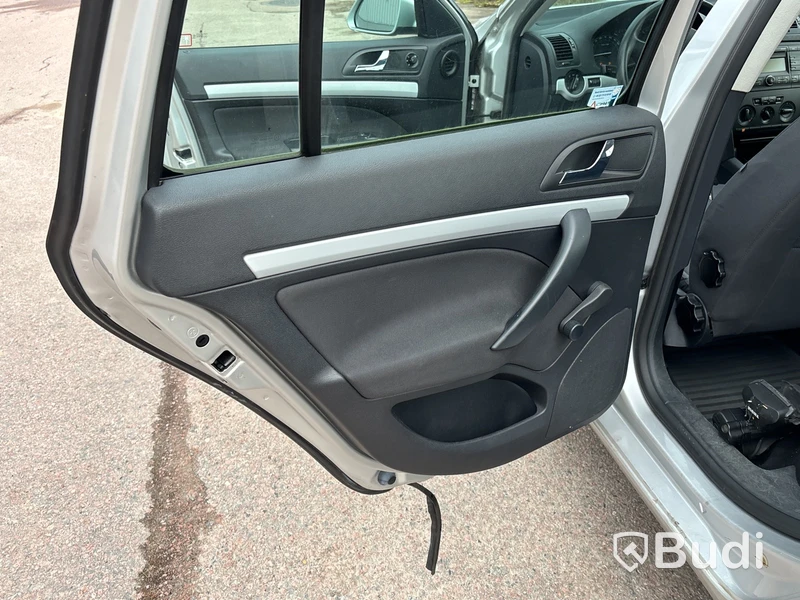 Skoda Octavia Kombi | 1.6 MPI | Manuell | 102 hk | 2006 - EXPORT