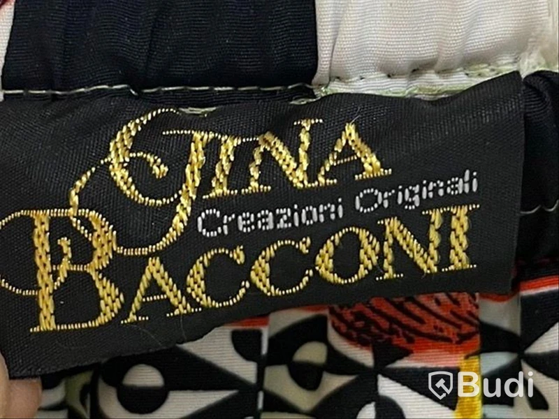 Kjol från märket Gina Bacconi, strl 40