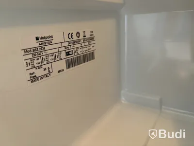 Kök med spishäll, diskmaskin & fläkt m.m.