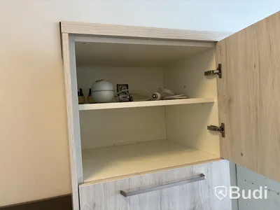 Kök med spishäll, diskmaskin & fläkt m.m.