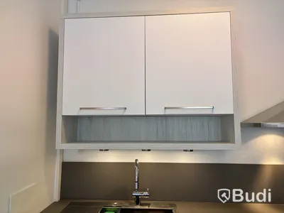Kök med spishäll, diskmaskin & fläkt m.m.