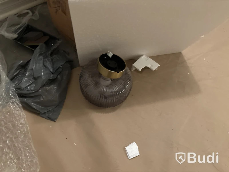 Blandade badrumsmöbler.