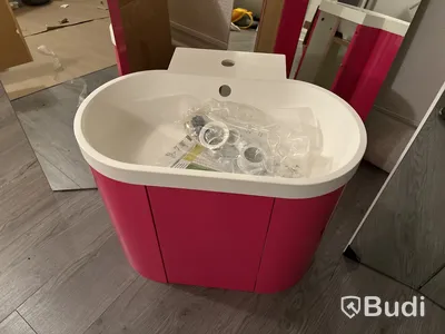 Blandade badrumsmöbler.