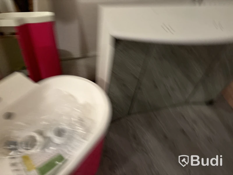 Blandade badrumsmöbler.