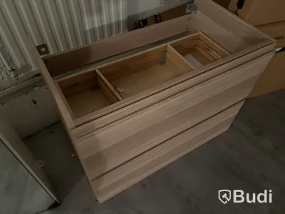 Blandade badrumsmöbler.