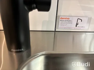 Utställningskök med blandare
