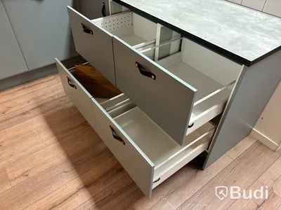 Utställningskök med blandare