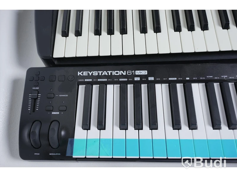 Elpianon 5st - Yamaha PRS E313, Casio CTK-3200, Roland E-16, Keystation 61 MK3, Roland U-20. (OBS reparationsobjekt!)
