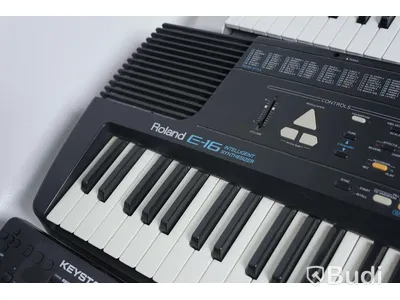 Elpianon 5st - Yamaha PRS E313, Casio CTK-3200, Roland E-16, Keystation 61 MK3, Roland U-20. (OBS reparationsobjekt!)