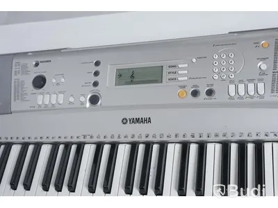Elpianon 5st - Yamaha PRS E313, Casio CTK-3200, Roland E-16, Keystation 61 MK3, Roland U-20. (OBS reparationsobjekt!)