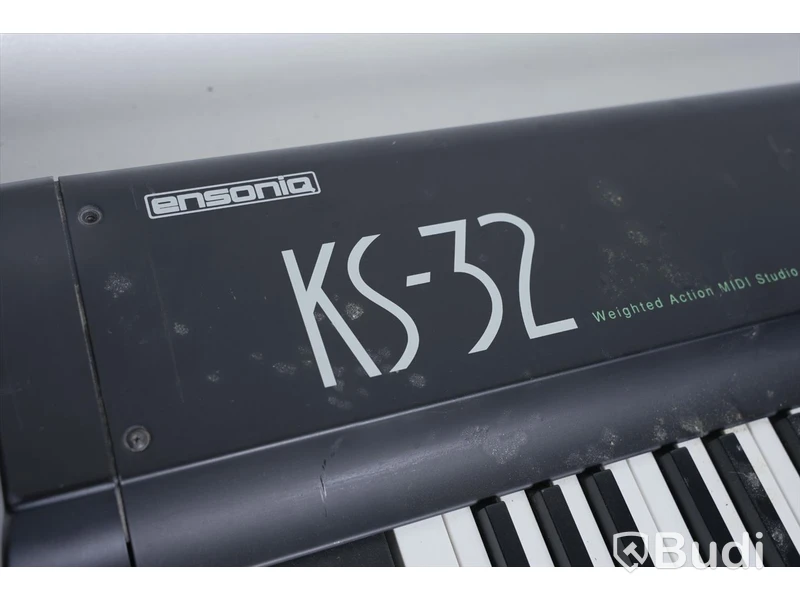 Elpianon 4st - Ensoniq KS-32, Korg Wavestation, Ensoniq SQ1, Roland FP-4. (OBS reparationsobjekt!)