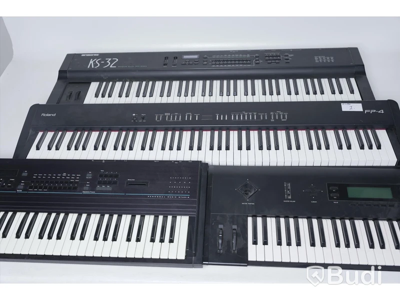 Elpianon 4st - Ensoniq KS-32, Korg Wavestation, Ensoniq SQ1, Roland FP-4. (OBS reparationsobjekt!)