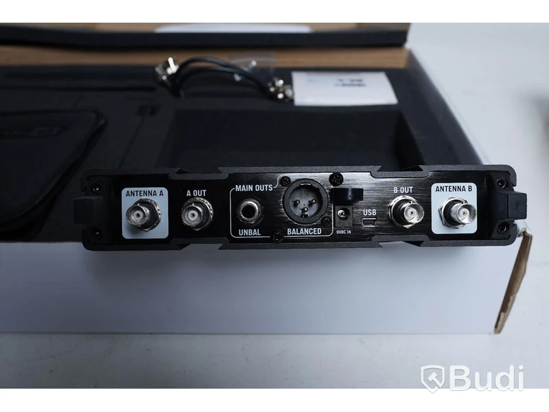Diverse musikutrustning - Line 6 XD-V75L, Hill Audio IMA-202 v2, Epiphone gigbag, Blackstar Stereo 10 v2. (OBS reparationsobjekt!)