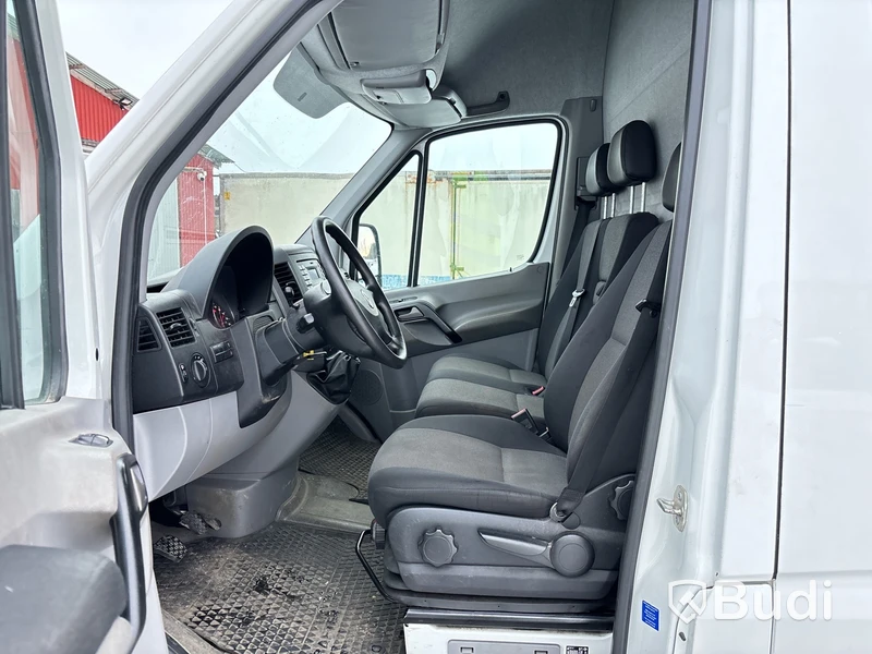 Skåpbil Volkswagen Crafter | 9182 mil | 2016