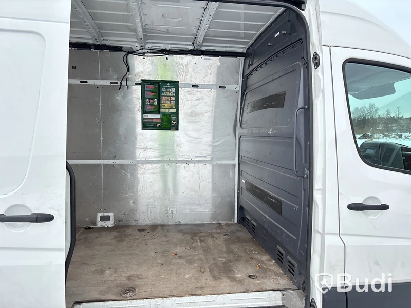 Skåpbil Volkswagen Crafter | 9182 mil | 2016
