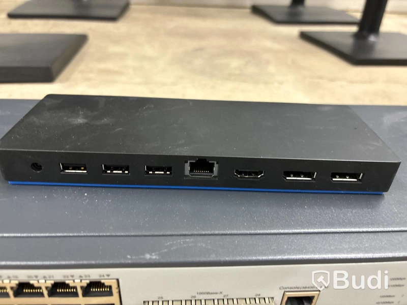 23” ledmonitorer, switch & monitorarmar