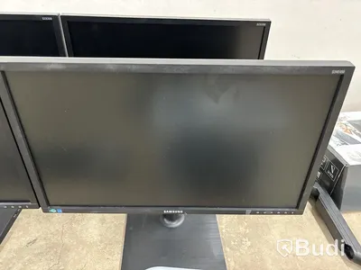 23” ledmonitorer, switch & monitorarmar